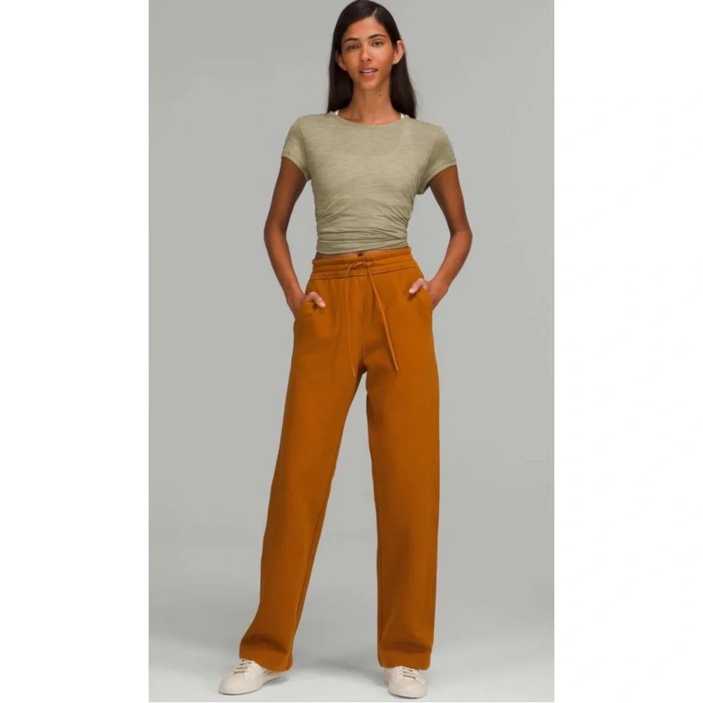 LULULEMON | Loungeful Straight Leg Pant in Butternut Brown, Size 2